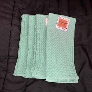 NWT 4pc turquoise weightless waffle 100% cotton Kitchen Towels